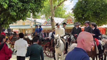 Victoria Federica reacciona con una sonrisa al enfrentamiento de su padre con la prensa