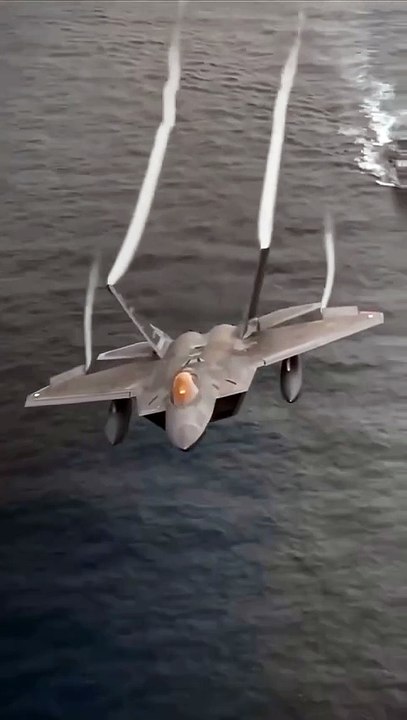 F-22 Raptors: Air Superiority & Naval Support Mission Power