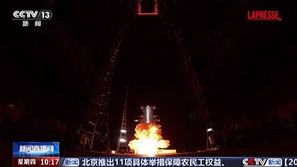 Cina, la sonda Tianwen-2 verso un asteroide: le immagini del lancio