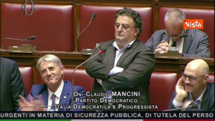 Dl sicurezza, la protesta del dem Mancini in Aula: "Resto in silenzio, faccio come il Governo"