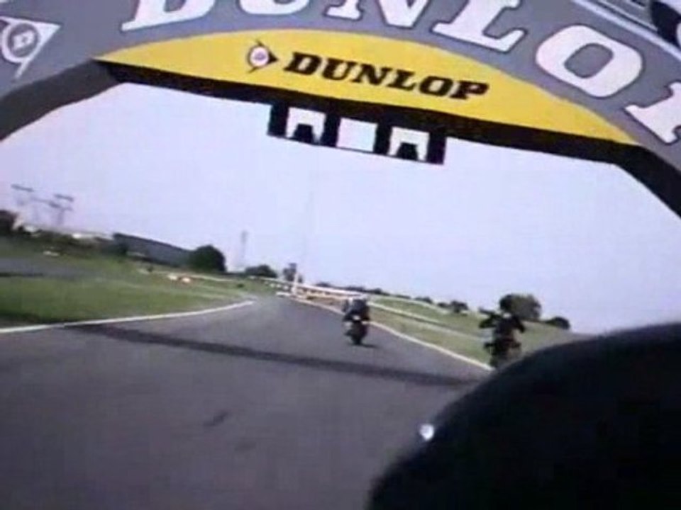 street triple au circuit carole part 2