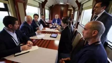 Dışişleri Bakanı Hakan Fidan’dan Ukrayna ziyareti öncesi trende gazetecilerin sorularını cevapladı