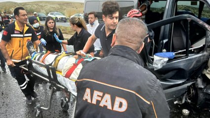 Nevşehir'de 3 aracın karıştığı kazada 7 kişi yaralandı