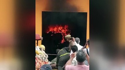 संभल में शादी वाले घर में लगी भीषण आग; बाल-बाल बचे सीओ अनुज चौधरी, धमाके से मची अफरा-तफरी