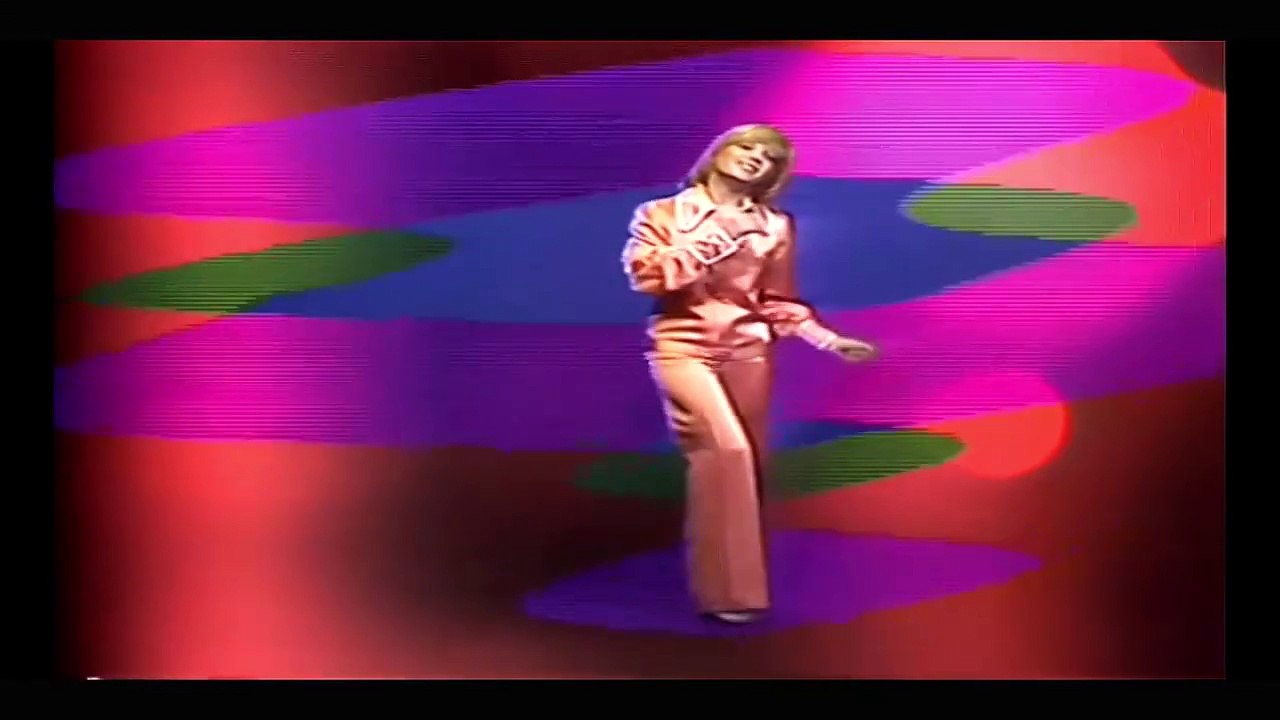 CAROLINE VERDI — CES BOTTES SONT FAITES POUR MARCHER – (Eilen Goldsen / Lee Hazlewood) ～ Midi Première (7 décembre 1976) | LES JOLIES DEMOISELLES DE LA CHANSON FRANÇAISE DES ANNÉES 70 | VOLUME 1