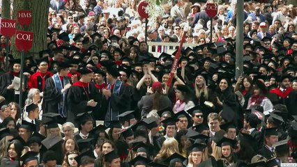 Harvard celebra su ceremonia de graduación empañada por amenazas de Trump