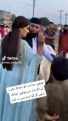 Molvi apni Biwi kay saath, dekhain kia hua