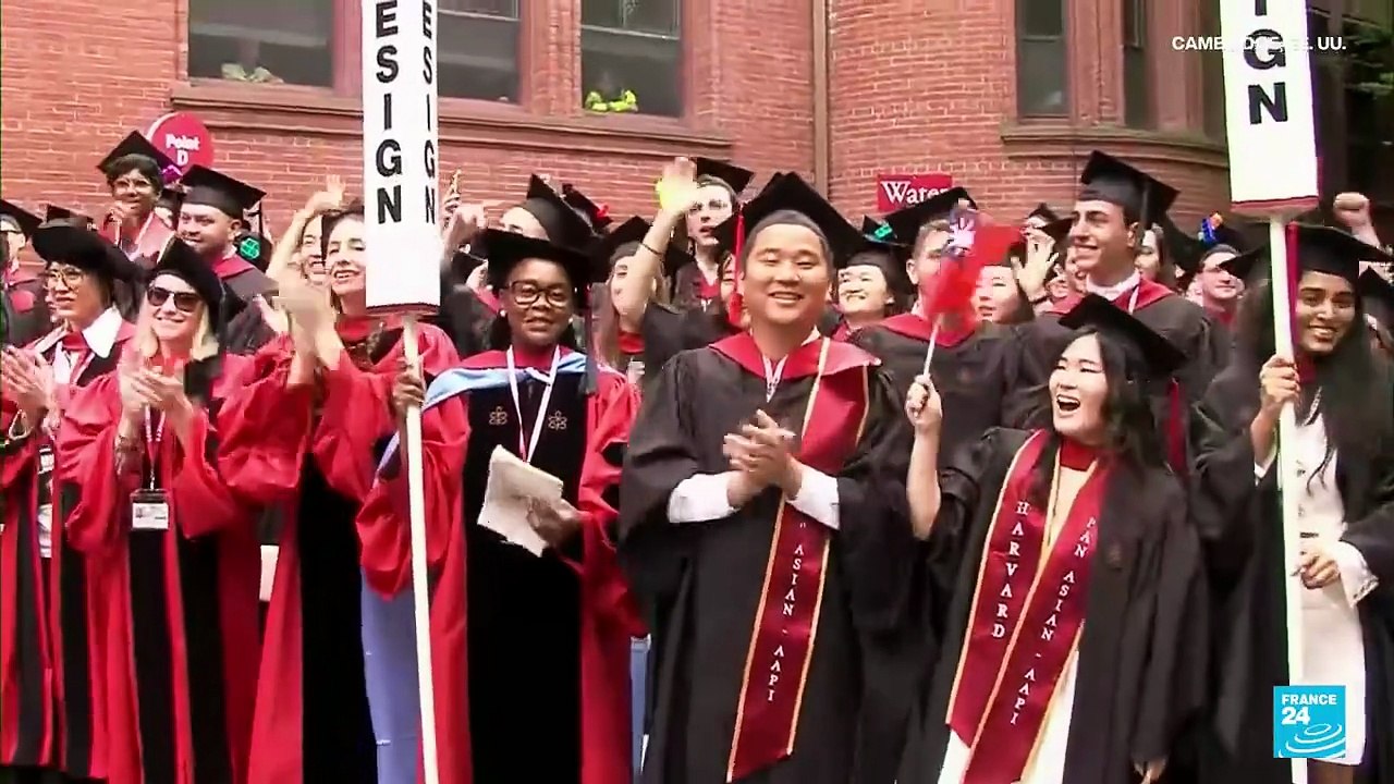 Discursos de graduación en Harvard llaman a la diversidad en medio de las amenazas de Trump