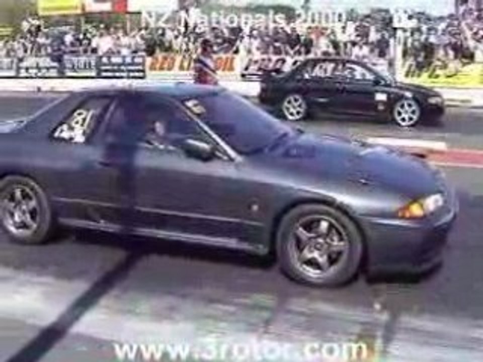 Nissan  skilyne r32 vs subaru impresa