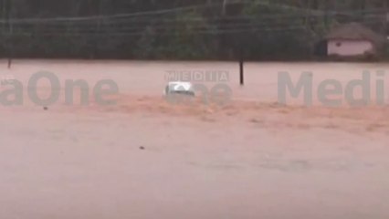 കനത്ത മഴയിൽ വീടുകൾ വെള്ളിത്തിലായി; കാസർകോട് അതിതീവ്രമഴ | kerala rain