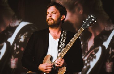 Caleb Followill 'se recupera', pero no podrá viajar ni actuar durante al menos ocho semanas tras lesión