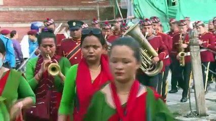 Manifestazione a Kathmandu per il 72esimo anniversario della prima scalata dell'Everest