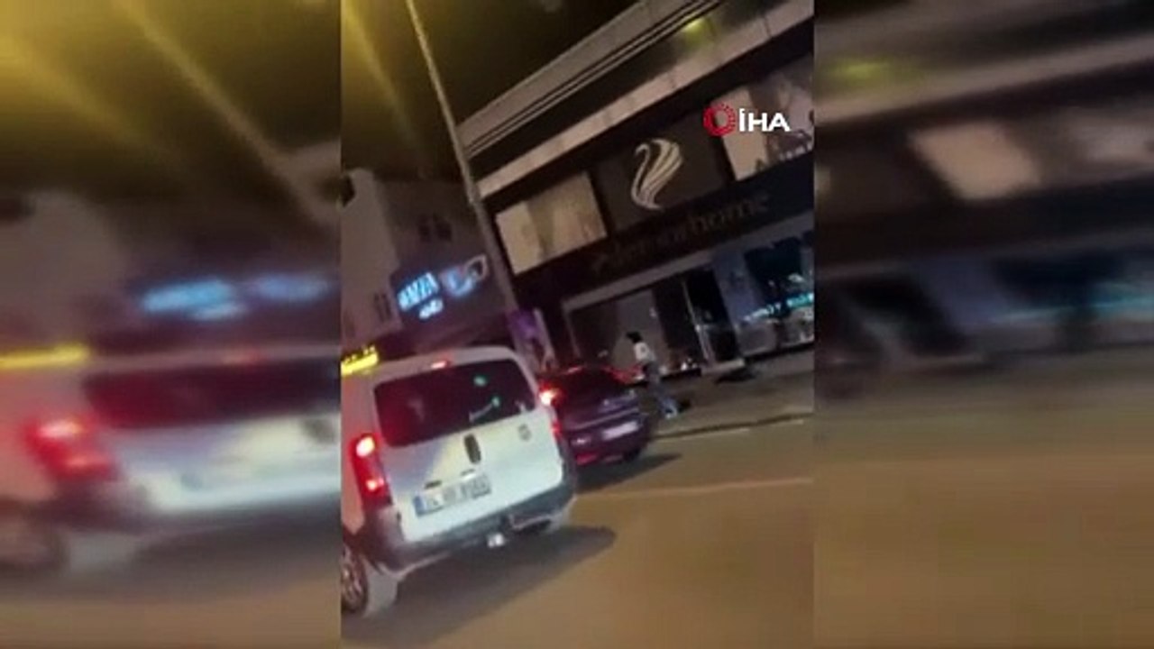 Gençler caddeyi boks ringine çevirdi