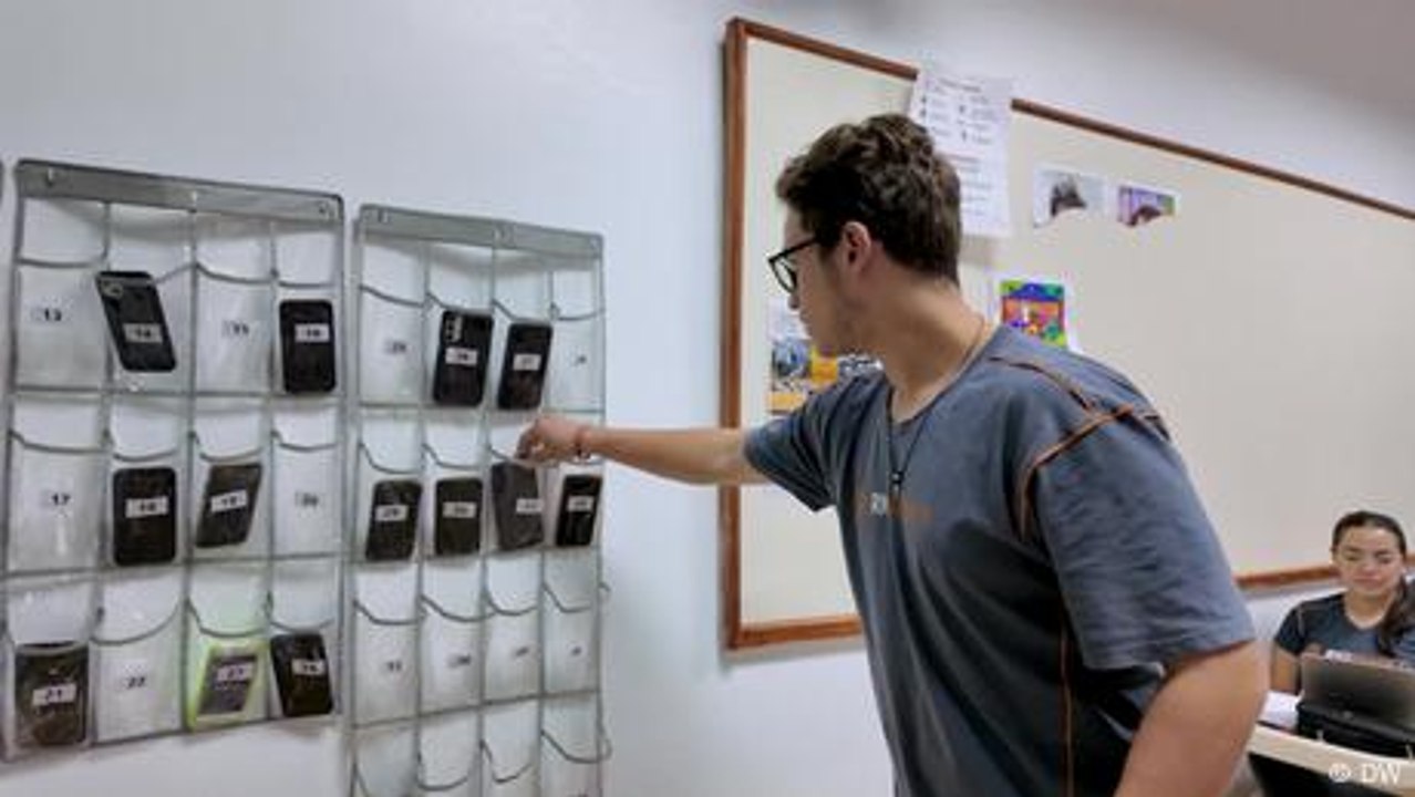 Handyverbote in der Schule: Wie effektiv sind sie?