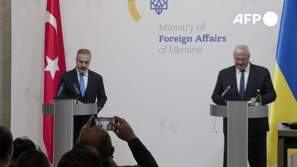 Turquia propõe sediar cúpula entre Putin, Zelensky e Trump