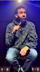 "Les gwers ils puent du c*l !" : Nouvelle sortie polémique de l'humoriste Mustapha El Atrassi en plein spectacle