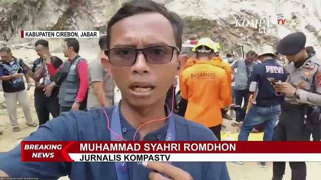 Terkini! Begini Proses Evakuasi Korban Longsor Galian Tambang Gunung Kuda di Cirebon