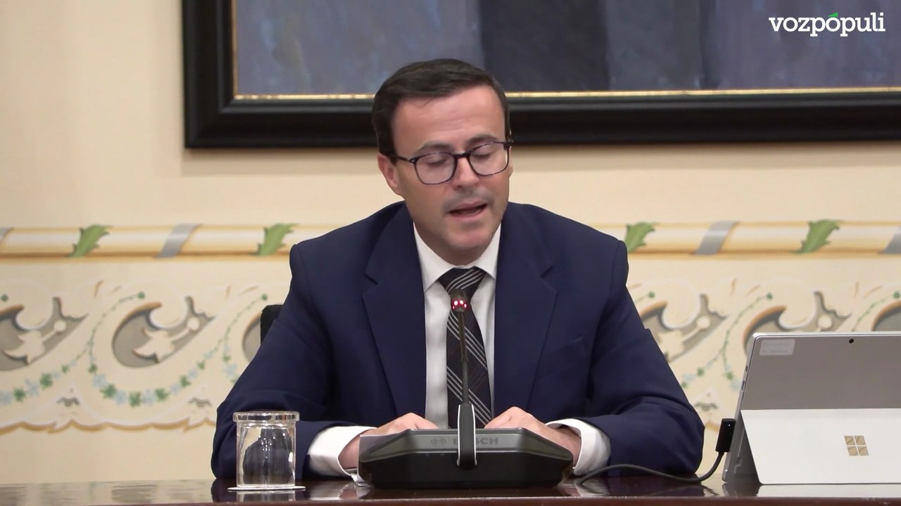 Gallardo renuncia como presidente Diputación Badajoz, con "nostalgia" y el compromiso "intacto"