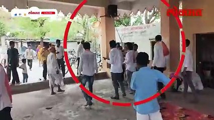 गावासमोरच तरुणाला मारलं, ज्याने अडवलं त्यालाही मारलं, बीडमध्ये काय घडलं