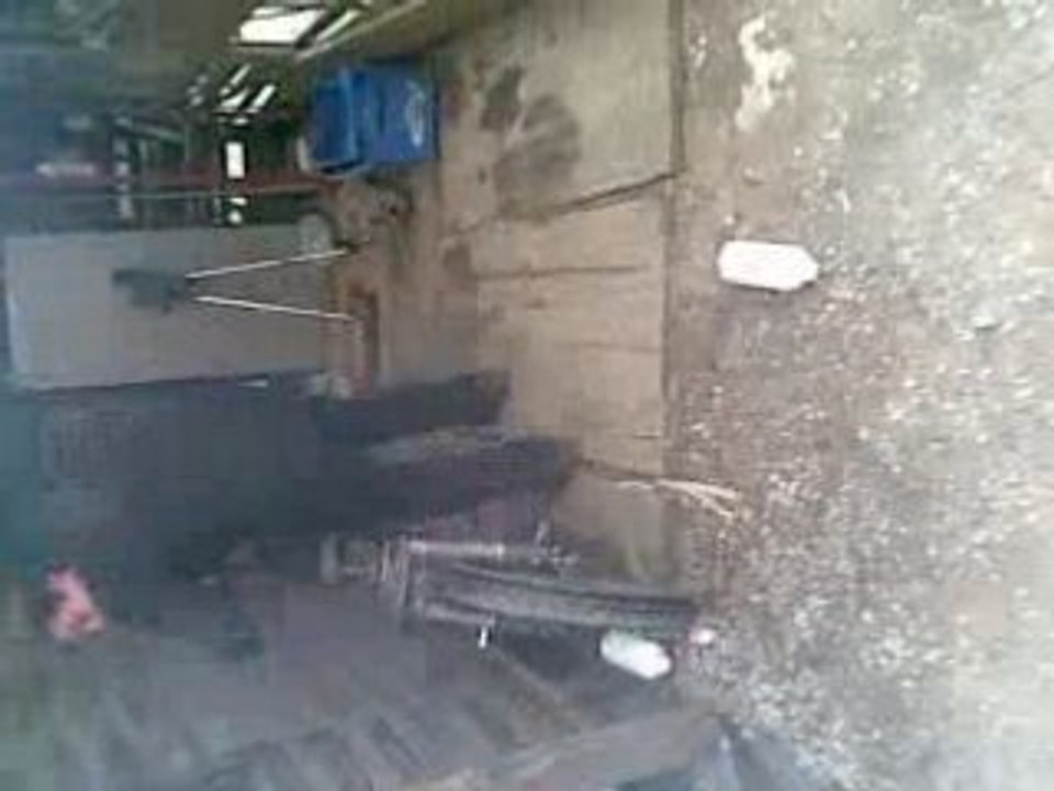 faire fumer un pneu sur du bois