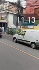 Familiares e amigos protestam após homem ser morto pela polícia na Estrada das Barreiras