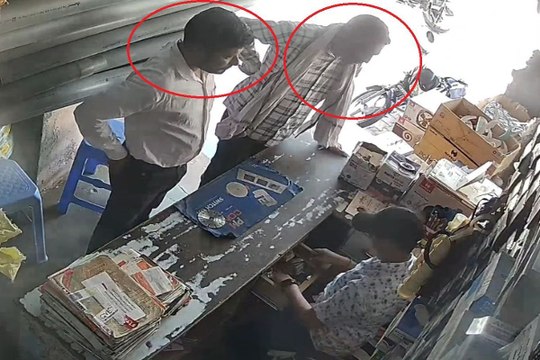 बदमाश बेखौफ : यहां दिनदहाड़े एक दुकान के गल्ले से उड़ाई नकदी, वारदात सीसीटीवी कैमरे में कैद