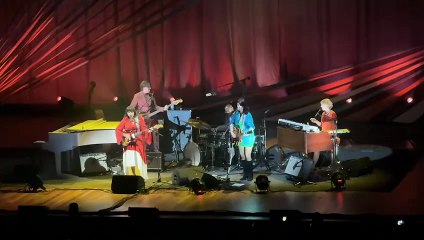 Staring at the Wall - Norah Jones em Curitiba