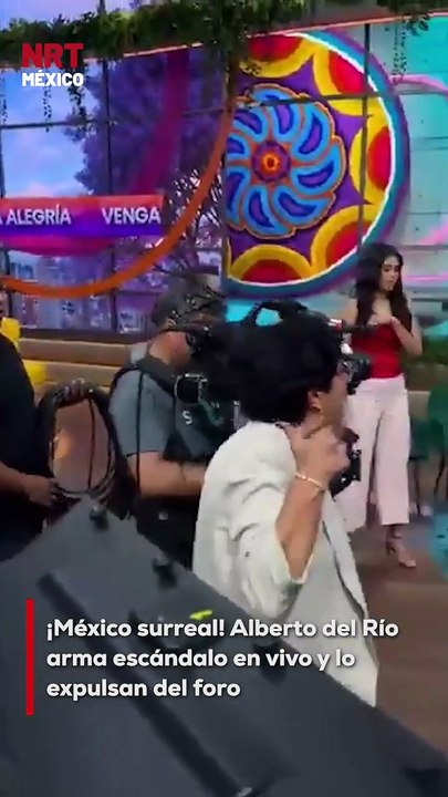 🔥 ¡SE ARMO EL CAOS EN VIVO! Alberto del Río no se aguantó y arremetió contra King Vikingo en plena transmisión en vivo. ¿El resultado? Lo sacaron del foro.