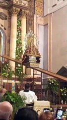 La Virgen Del Prado desciende del camarín