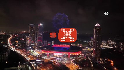 Galatasaray, şampiyonluğu ışık şovuyla kutladı