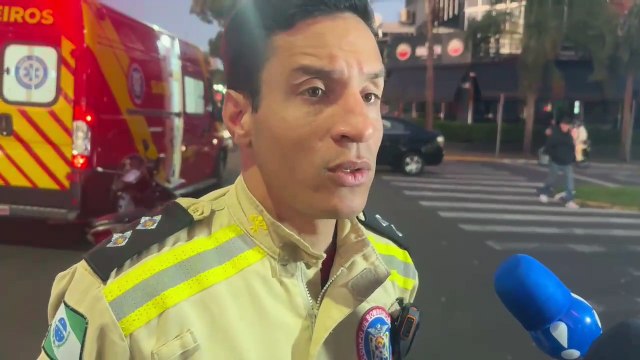 Jovem fica ferido após colisão entre moto e caminhão no centro de Umuarama - 2