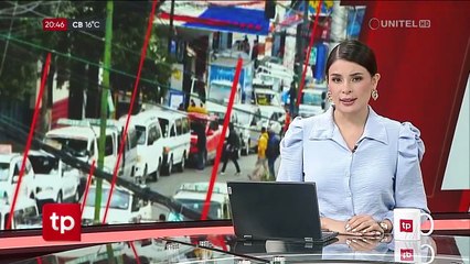 “Son tres días que no hay gasolina”: Operadora de un surtidor dice que varios choferes están durmiendo en la fila 