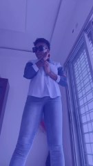 DeclaFlash MusiqueClaire BAHI fait une démonstration de danse sur son titre « Jesus mets moi au dos »