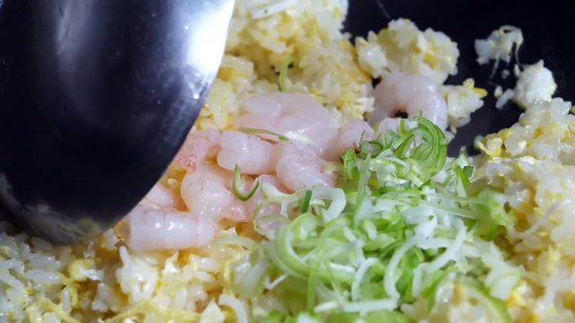 반숙 계란후라이 중화 볶음밥 _ fried egg on fried rice - korean street food