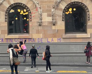 Riña entre comerciantes de la Alameda dejó un lesionado