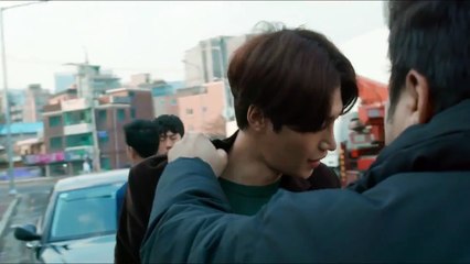 Derailed (2016) - A Thrilling Ride into Darkness 🚆