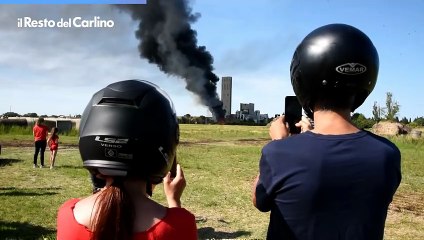 Una domenica di paura a Rimini per un incendio, video
