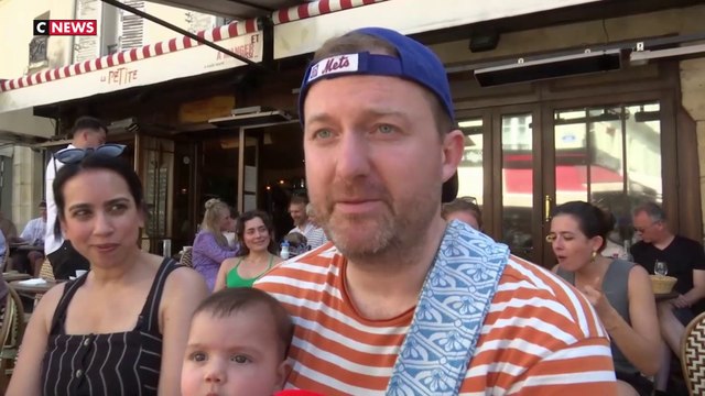 La cigarette bientôt bannie des terrasses de café ?