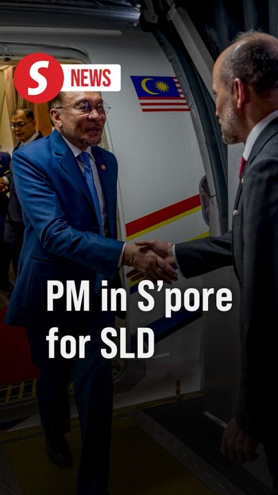 Anwar arrives in Singapore for Shangri-La dialogue