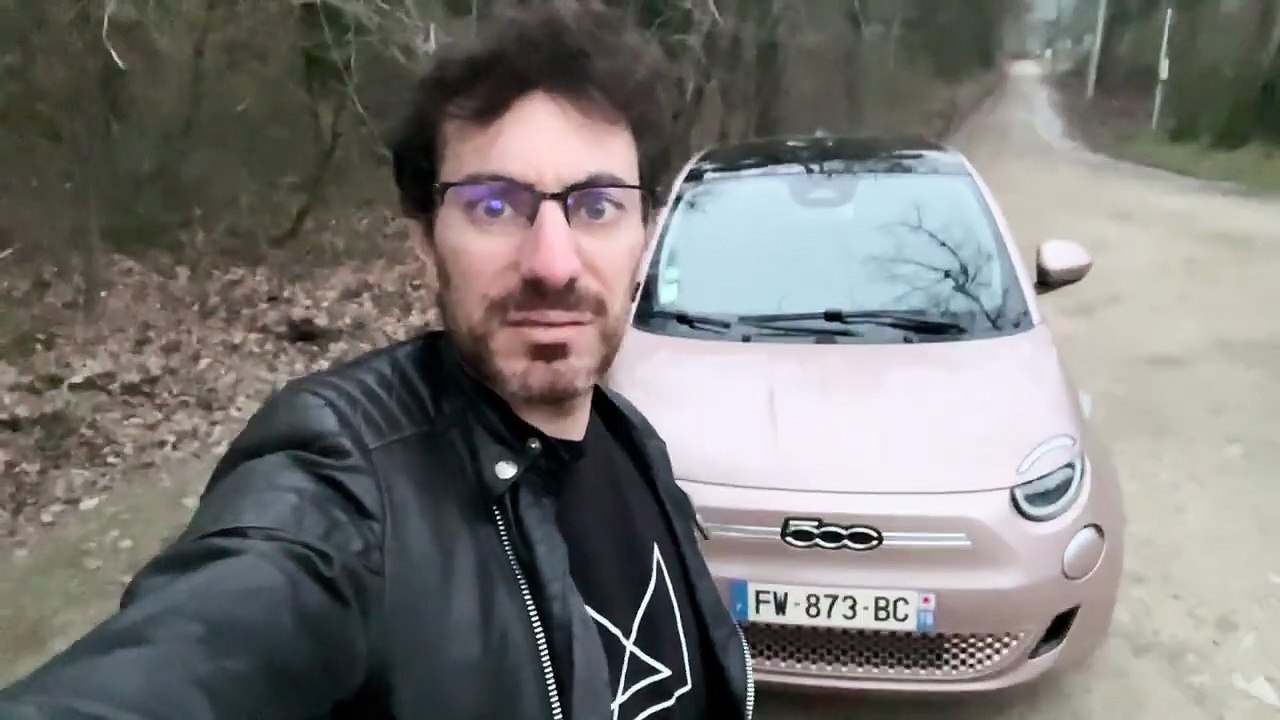 La mythique italienne passe à l'électrique : La Fiat 500e s'électrifie !