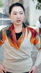 Everyone Refuse Smelly Beggar Into Restaurant,Only A Kind Girl Help Him!Unexpect He's CEO& Love Her!