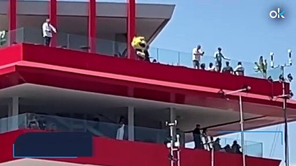 ¿Casualidad? Joan Garcia va a Montmelo y tiene encima a la mascota del Barça