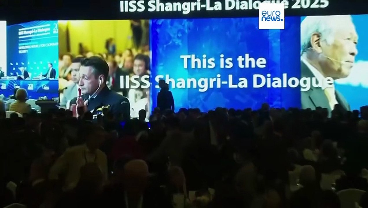 Macron Indonéziában: ha Oroszország megússza az Ukrajna elleni agressziót, Kínát sem lehet elrettenteni