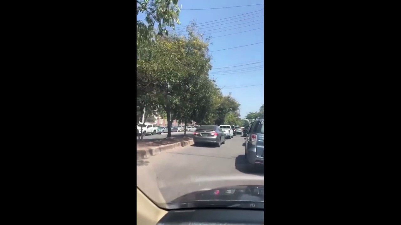 Tráfico vehicular en Villa Olimpica saliendo al Juan Pablo II