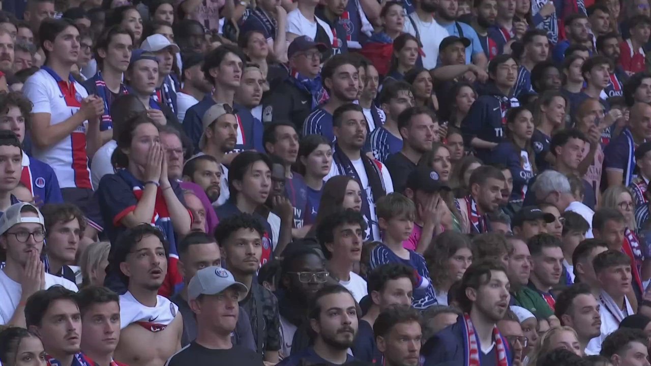 RÉACTION DES SUPPORTERS DU PSG APRÈS LE BUT DE HAKIMI | PSG 1 - Inter 0