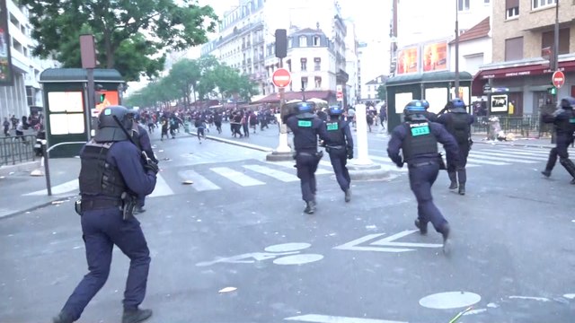 PSG-Inter Milan : tirs de mortier et gaz lacrymogène, des tensions autour du Parc des Princes