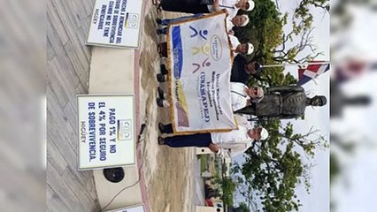 Maestros jubilados protestan en Higüey