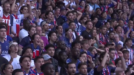 La celebración de los hinchas del PSG tras ser campeones: felicidad