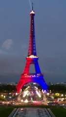 La Torre Eiffel se tiñó con los colores del PSG.
