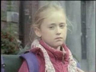 Bande annonce La petite fille qui mordait ses poupées